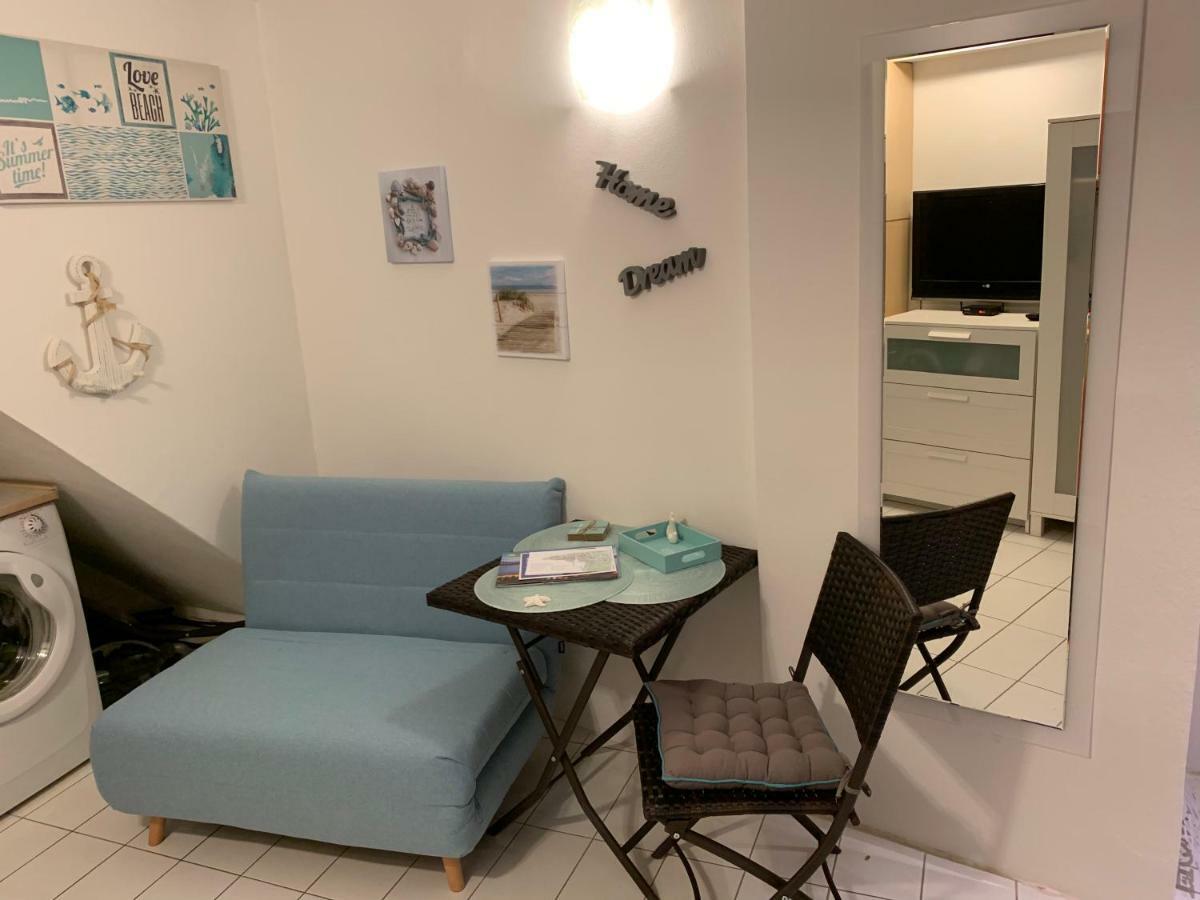 Devi-Piran Appartement Buitenkant foto