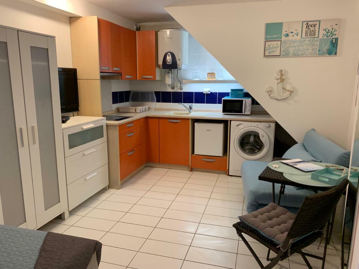 Devi-Piran Appartement Buitenkant foto