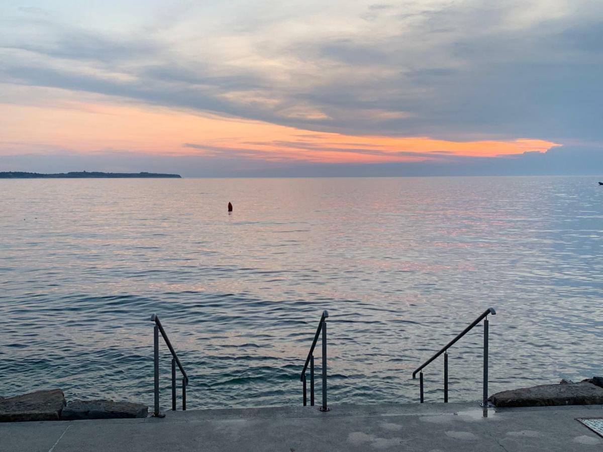 Devi-Piran Appartement Buitenkant foto