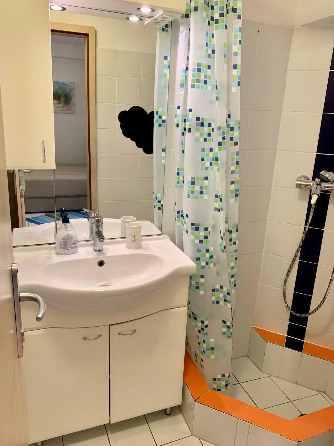 Devi-Piran Appartement Buitenkant foto